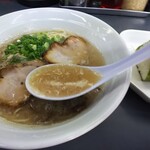 博多一番 - 「博多ラーメン」スープ