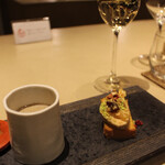 厨翠山   - 十勝産マッシュルーム、百合根、フォアグラ、花梨
      