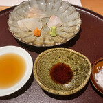 馳走 啐啄一十  - 【写真⑥】左：虎魚、中央：剥、右：白甘鯛