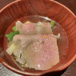 馳走 啐啄一十  - 【写真⑬】榊山牛の出汁しゃぶ食べ比べ（手前が牝牛、奥が牡牛）