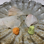 馳走 啐啄一十  - 【写真⑤】左：虎魚、中央：剥、右：白甘鯛