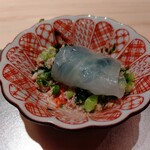 寿司栄 - カワハギの共和え風…混ぜた肝を身で包んで食す