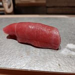 寿司栄 - 鮪中トロ