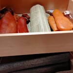 寿司栄 - カラスミ　　左はブランデー漬け、右は日本酒大吟醸に漬けたもの