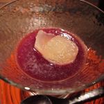 料理屋 仁 - 自家製杏仁豆腐、山葡萄のソース（２４年１２月）