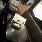 アーンドラ・ダイニング - 窓際のテーブル