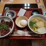 Nakau - 漬けかつお丼 小はいからうどん（温）コンビ