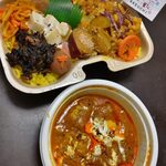 タケウチ - 「マラバール風戻りカツオのカレー」と「新ごぼう入りゴビマサラ風」