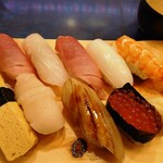 Shintomi Zushi - 店長おまかせにぎり 2,000円 サラダ・お椀付き