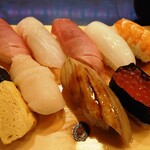 Shintomi Zushi - 店長おまかせにぎり 2,000円 サラダ・お椀付き