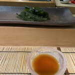 すし匠 - すし匠名物「海ぶどうと若芽」