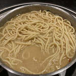 博多もつ鍋 蟻月 - 白に戻したちゃんぽん麺投入！