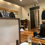 博多もつ鍋 蟻月 - オレのGジャンらへん、製版のライトテーブルがあった。