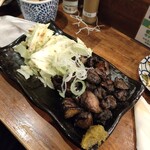 かごっま屋台 火の玉ボーイ - さつま地鶏の炭火焼　880円