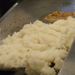 大洋軒 - ガーリック炒飯製作中