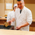 富小路 やま岸 - この姿が別名モロコマスツリー