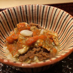 富小路 やま岸 - 1、セコ蟹の銀蒸し　雑炊風
