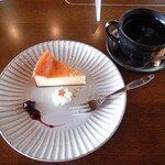 梅Cafe - バスク風チーズケーキ