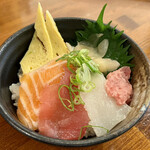 Yatai Izakaya Oosaka Mam Maru - 〆のまかない海鮮丼