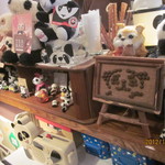 ぱんだ珈琲店 - カウンターにはなぜか猫田部長もＷ