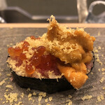 Sushi Akazu - トロに松茸を巻きウニとイクラを乗せカラスミを削るスタイル、もうわけわからん