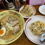 Matsuemen Shokudou Shouwaken - 塩　定食（餃子）