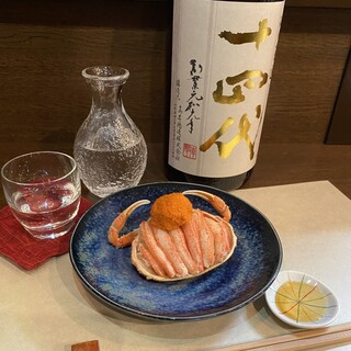 Seasonal ingredients purchased at the market and rare sake