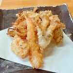 Tempura Tokuya - えび、いか、舞茸、玉ねぎ