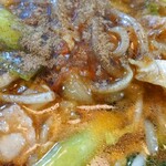 進来軒 - 具アップ(胡椒いっぱい)