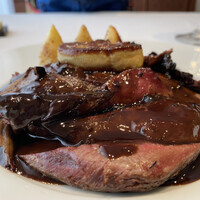 アーティショー - ベキャス（シギ）、ライチョウ、ペルドローグリ（ヤマウズラ）のロースト、サルミソース