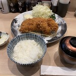 Tonkatsu Kagurazaka Sakura - ロースカツとカキフライの定食