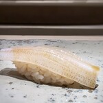 菊鮨 - ◆鱚（姪浜）・・淡泊な鱚が寝かせることにより旨味を増しますね。