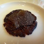 レストラン コバヤシ - 蝦夷鹿のカルパッチョ赤ワイン風味　トリフ乗せ