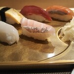 寿し芳 - お寿司５貫。