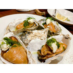 FISH HOUSE OYSTER BAR - 牡蠣の燻製