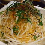 地産地笑＆個室ダイニング ぐらがら - 大根サラダ