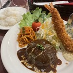 洋食 フェリーチェ カルネ - ハンバーグとエビフライ