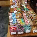 小腹満たし処 あこう屋 - 店内の駄菓子屋さん