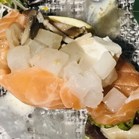 ガス燈 - サーモンの中　キノコマリネと大根とチーズ