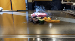 Akihabara Teppanyaki Suburimu - 和牛