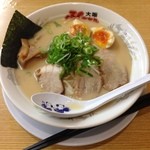 大阪ふくちぁんラーメン - ふくちぁんらーめん☆
            
            久々に行ったけど、なんだこの玉子？
            
            普通は包丁で切るよね？