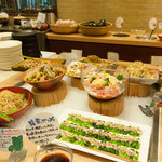 露菴 - 料理写真:創作料理をバイキングスタイルで楽しめます