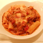ベヴィトリーチェ - リガトーニマカロニ、トリッパのトマト煮グラタン
