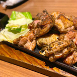 個室完備 海鮮と産地鶏の炭火焼 鶏菜 - ももの炭火網焼き　大
大ぶりで食べ応えもあります