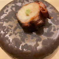 鮨 なんば 日比谷 - 煮蛸。