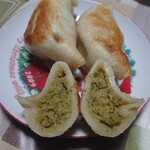 桃苑 - 餃子５個_600円　断面