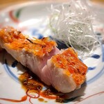 温石 - 絶対王者、唯一無二の金目。脂の強い腹身は塩で、上身は山椒醤油で。これを頂くと、どこでいただく金目も感動できない副作用あり。（お写真は全回訪問時の物です）