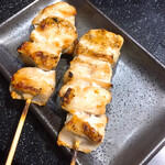 三酉屋 - やげん軟骨@198円