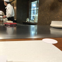 ステーキ＆ワイン オクソン - カウンターより