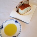 Suzumenoiorigujou - 自家製のパン